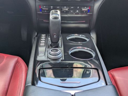 Used 2023 Maserati Ghibli Modena RWD image 17