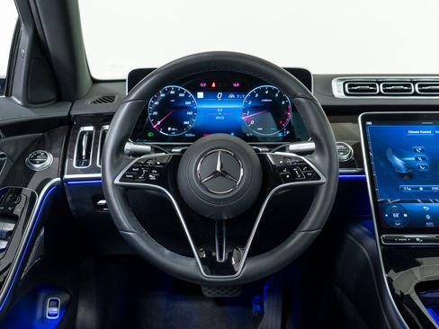 Certified 2023 Mercedes-Benz S 500 4MATIC w/ 3D Technology Package image 16