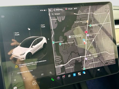 Used 2022 Tesla Model Y Performance AWD/4WD image 13