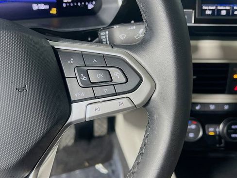 Used 2023 Volkswagen Jetta SE w/ Panoramic Sunroof Package image 18