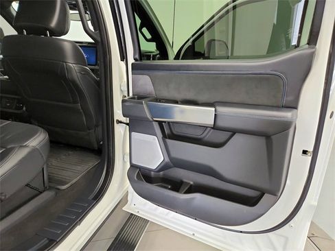 Used 2025 Ford F250 Platinum image 41