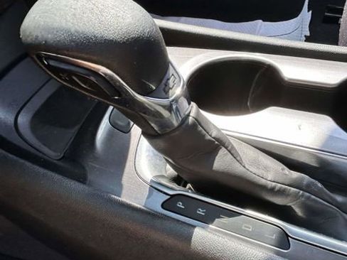 Used 2022 Chevrolet Malibu LS FWD image 17