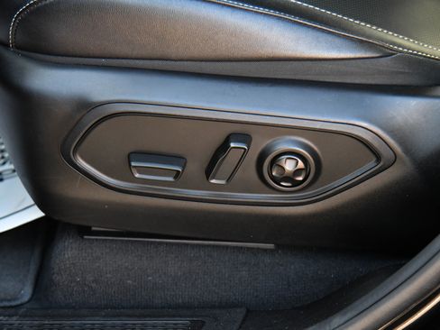 Used 2024 Jeep Grand Cherokee L Limited w/ Luxury Tech Group II image 17