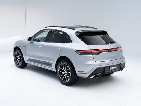 Used 2025 Porsche Macan image 3
