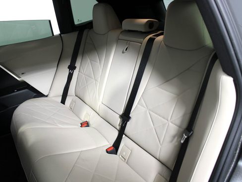 Used 2023 BMW iX xDrive50 w/ Sport Package image 38