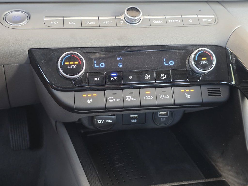 Used 2023 Hyundai Elantra SEL w/ Convenience Package FWD image 19