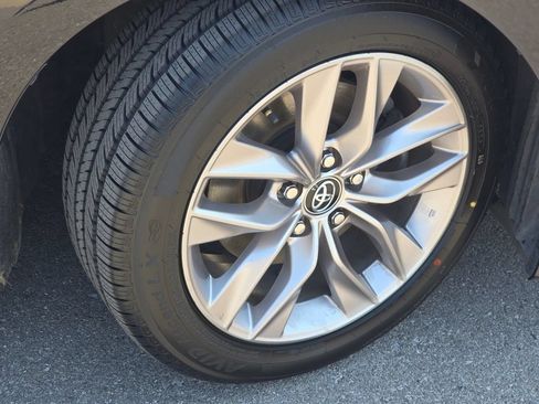 Used 2019 Toyota Avalon XLE w/ Moonroof Package FWD image 17