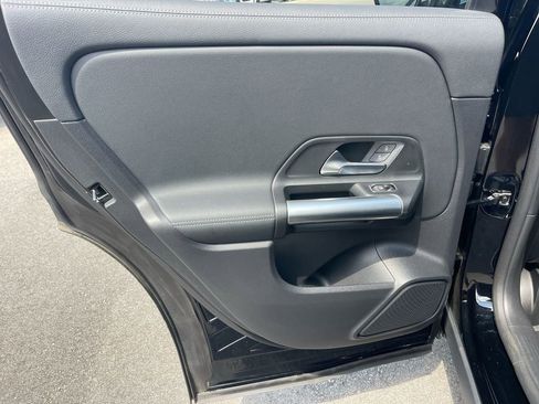 Used 2025 Mercedes-Benz GLA 250 image 27