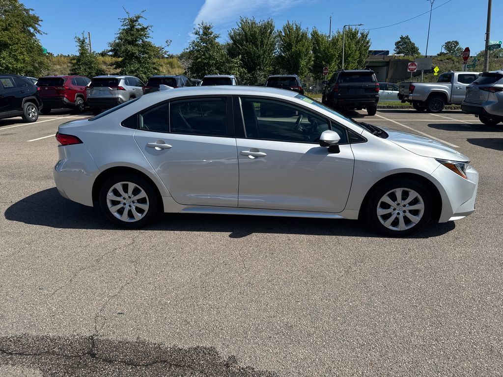Used 2024 Toyota Corolla LE FWD image 8