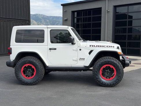 Used 2018 Jeep Wrangler Rubicon w/ Uconnect 4C Nav & Sound Group AWD/4WD image 3