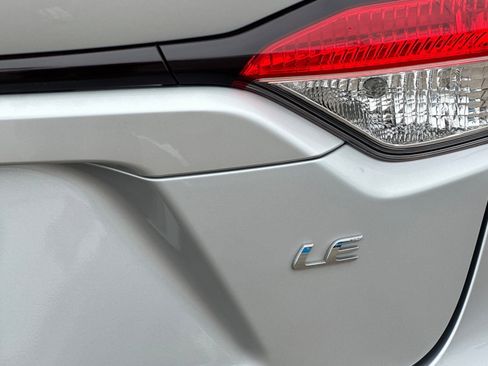 Used 2022 Toyota Corolla LE image 34