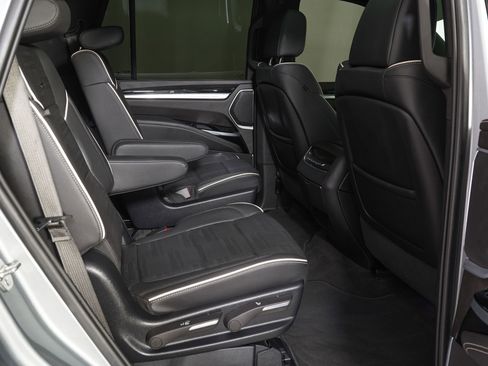 Used 2025 Cadillac Escalade Sport w/ Touring Package AWD/4WD image 9