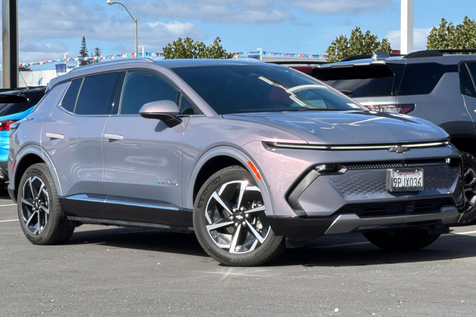 Used 2024 Chevrolet Equinox EV LT AWD/4WD image 2