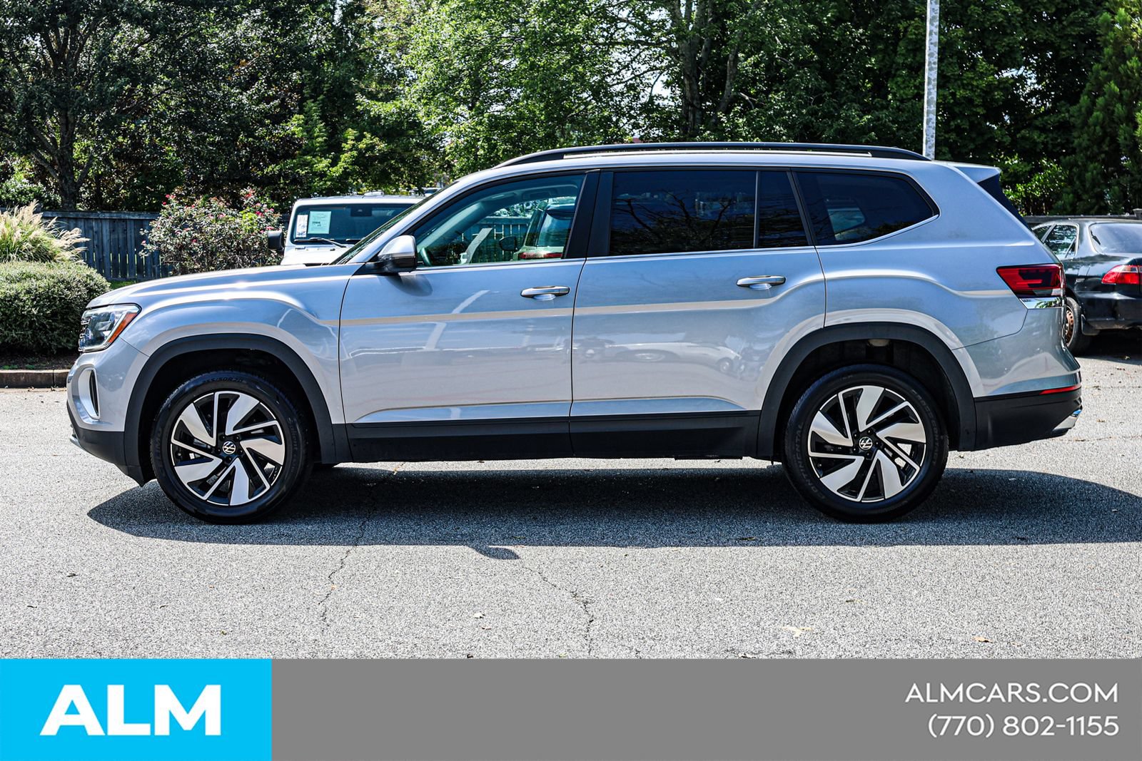 Used 2025 Volkswagen Atlas SE FWD image 9