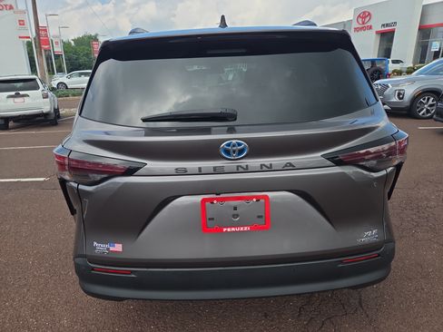 Certified 2024 Toyota Sienna XLE w/ XLE Plus Package AWD/4WD image 4