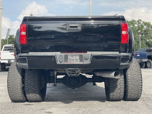 Used 2018 GMC Sierra 3500 Denali w/ Duramax Plus Package AWD/4WD image 10