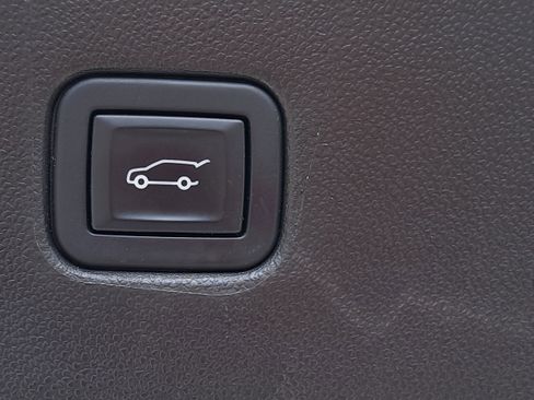 Used 2023 Chevrolet Blazer RS w/ Enhanced Convenience Package FWD image 13