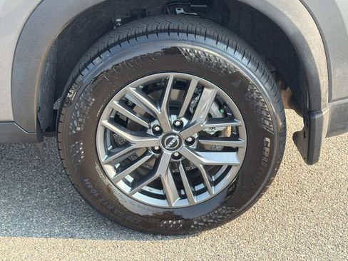 Used 2026 Nissan Rogue S FWD image 19