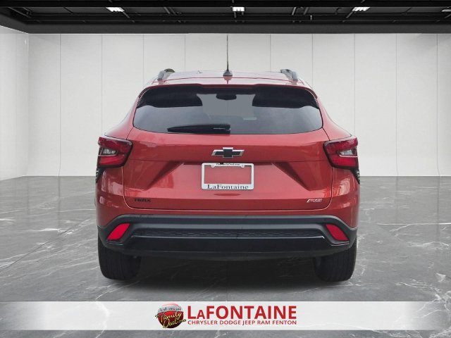 Used 2024 Chevrolet Trax RS w/ Driver Confidence Package FWD image 4