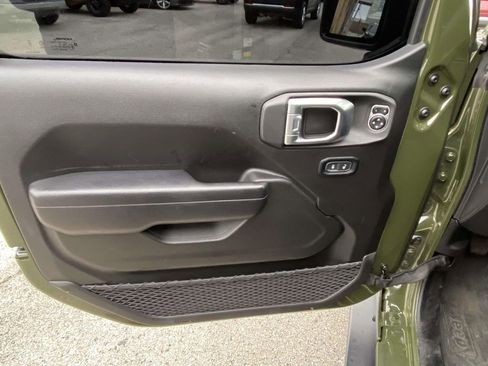 Used 2024 Jeep Wrangler Willys image 13