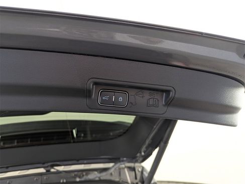 Used 2024 Ford Explorer XLT image 69