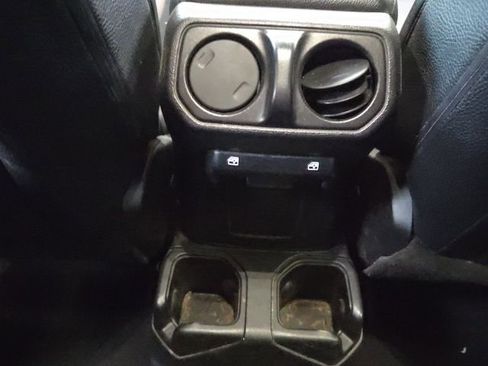 Used 2021 Jeep Gladiator Willys image 15