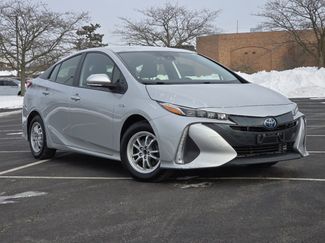 Used 2021 Toyota Prius Prime XLE video 2