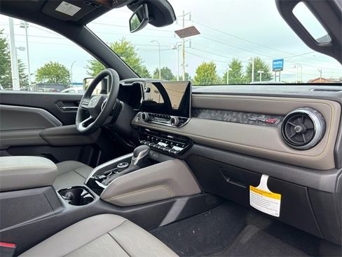 New 2025 Chevrolet Colorado ZR2 w/ Midnight Edition image 36