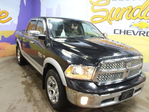 Used 2017 RAM 1500 Laramie w/ Convenience Group AWD/4WD image 2
