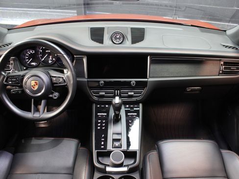 Used 2023 Porsche Macan GTS w/ Premium Package Plus image 31