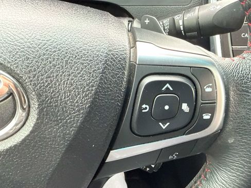 Used 2017 Toyota Camry SE image 25