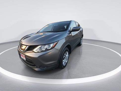 Used 2019 Nissan Rogue Sport S image 4