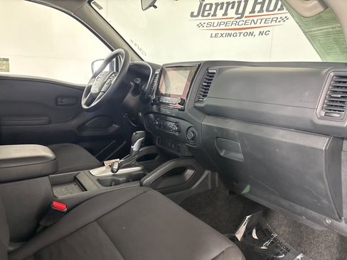 Used 2022 Nissan Frontier S image 23