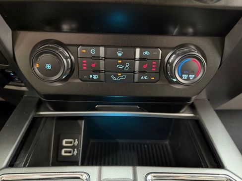 Used 2020 Ford F150 XLT w/ Equipment Group 302A Luxury AWD/4WD image 25