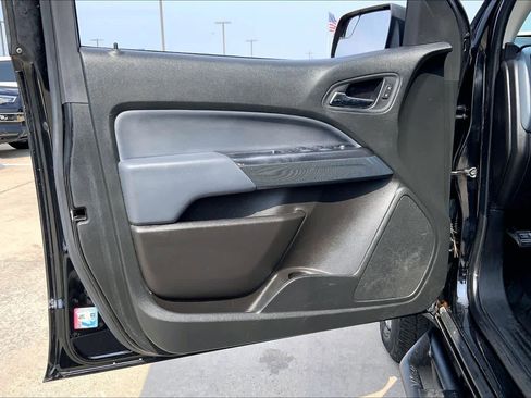 Used 2021 Chevrolet Colorado Z71 w/ Safety Package image 19