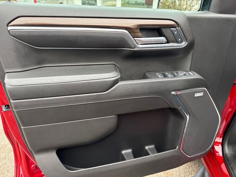 Used 2024 Chevrolet Silverado 1500 LT Trail Boss w/ Convenience Package II image 10