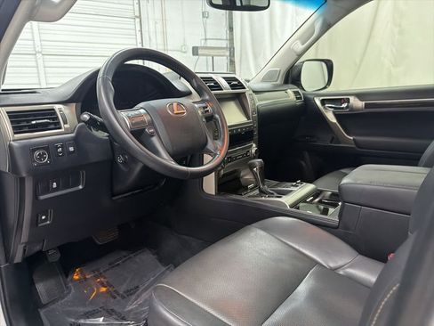 Used 2014 Lexus GX 460 w/ Preferred Accessory Package image 13