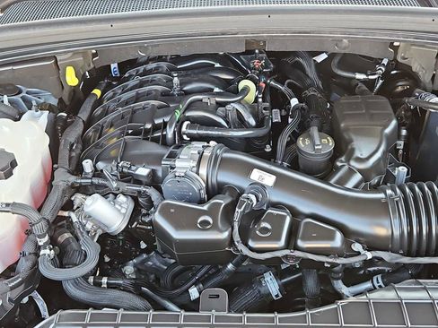 Used 2025 Jeep Grand Cherokee L Altitude AWD/4WD image 13