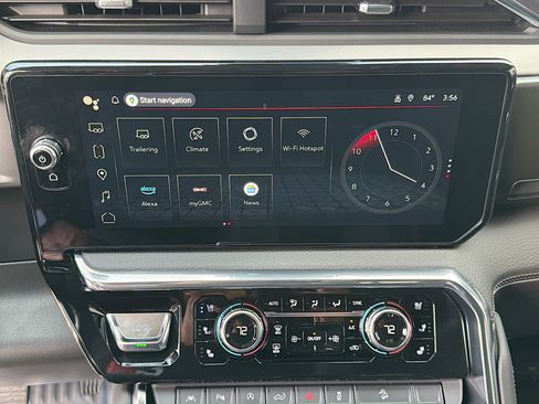Used 2025 GMC Sierra 1500 Denali w/ Technology Package AWD/4WD image 29