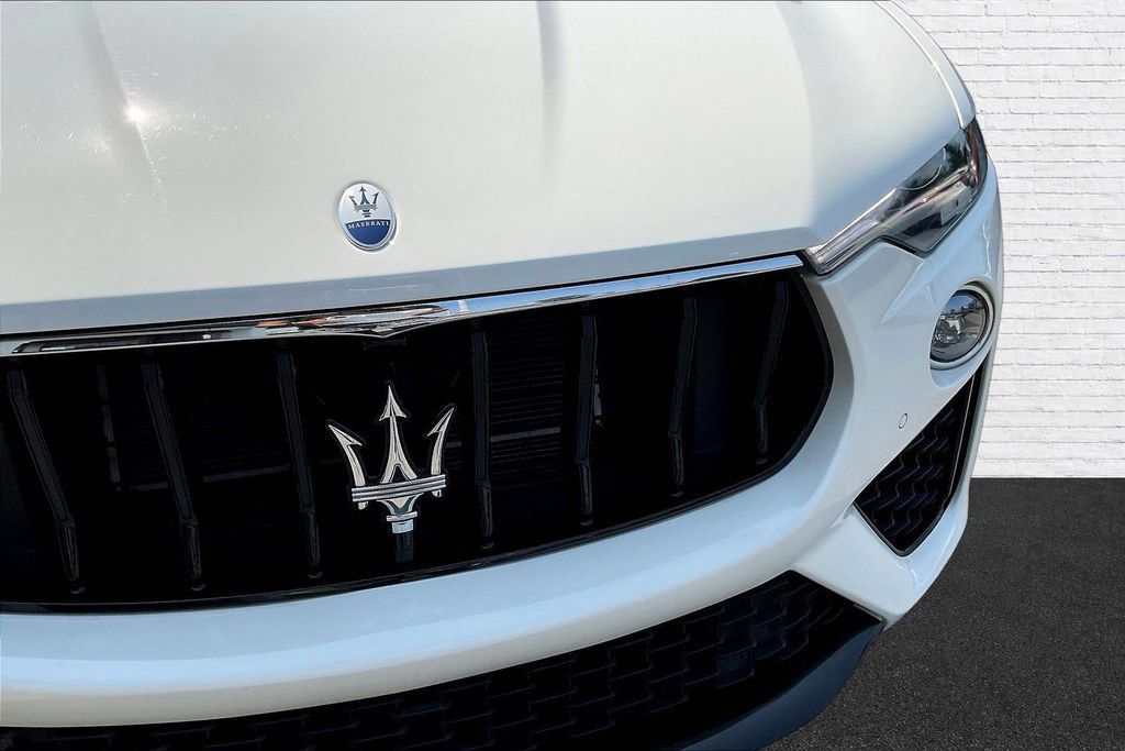 Used 2022 Maserati Levante Modena AWD/4WD image 31