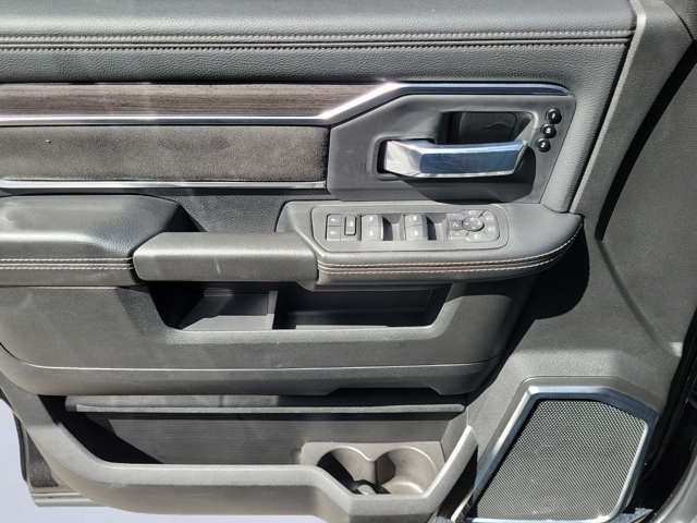 Used 2025 RAM 2500 Laramie AWD/4WD image 30