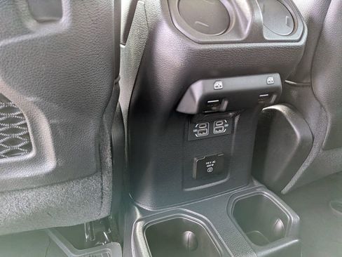 Used 2023 Jeep Gladiator Rubicon w/ LED Lighting Group image 31