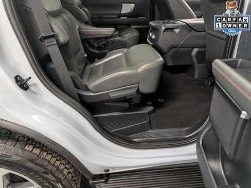 Used 2025 Ford Expedition Active AWD/4WD image 31
