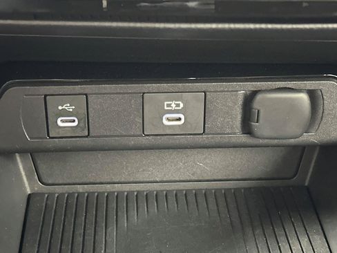 Used 2024 Toyota Prius LE FWD image 26