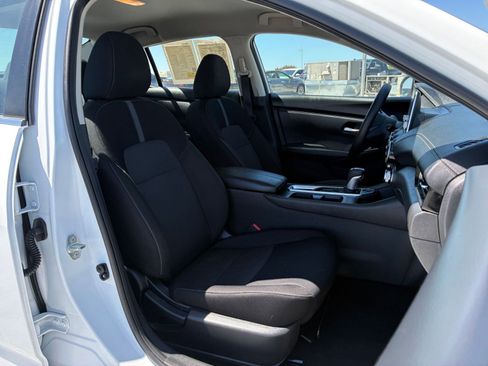 Used 2025 Nissan Sentra SV FWD image 34