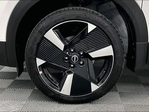 New 2026 Nissan Kicks SR w/ SR Premium Package FWD image 11
