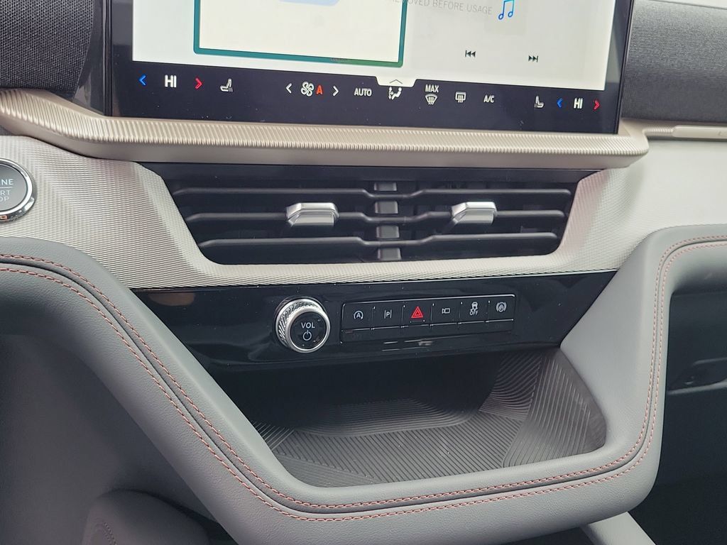 New 2026 Ford Explorer Active RWD image 28