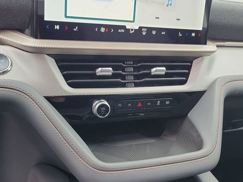 New 2026 Ford Explorer Active image 28