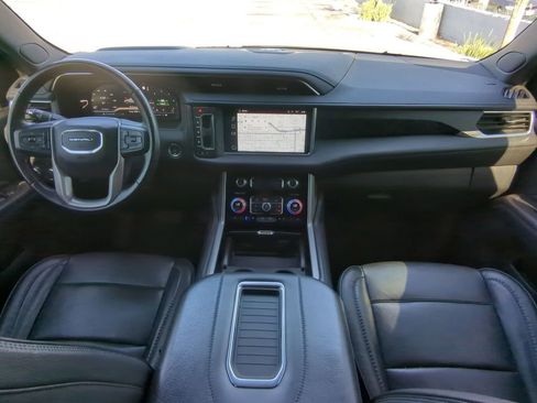 Used 2022 GMC Yukon XL Denali RWD image 24
