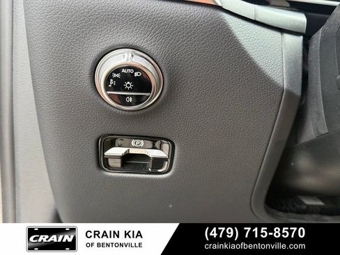 Used 2024 Mercedes-Benz GLC 300 4MATIC image 12